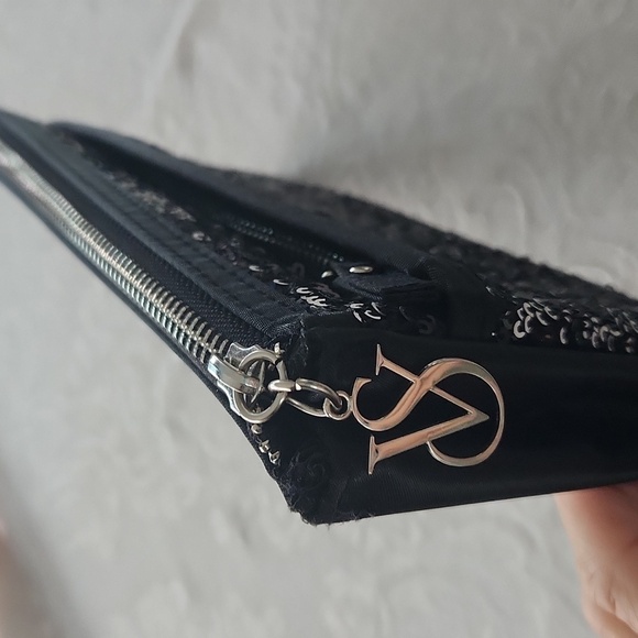 Victoria's Secret Black Sequin Clutch NWOT - Picture 3 of 7